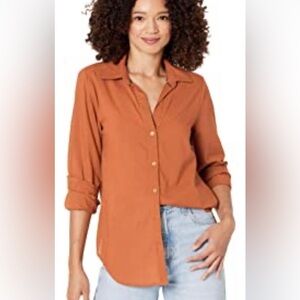 𝅺NWT--LOLA Rivers Women’s Button Down Blouse